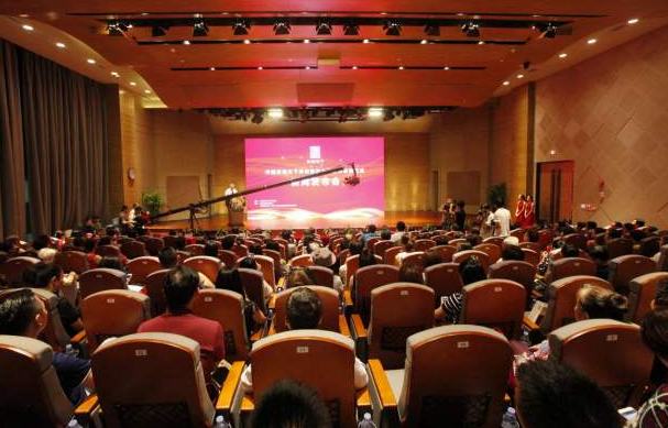 爆料：央视由中心制改成频道制 内部人员大调整——